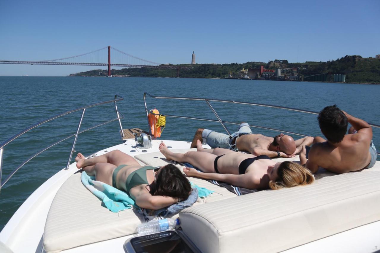 Private Yacht, We Love Our Guests Lisboa Dış mekan fotoğraf