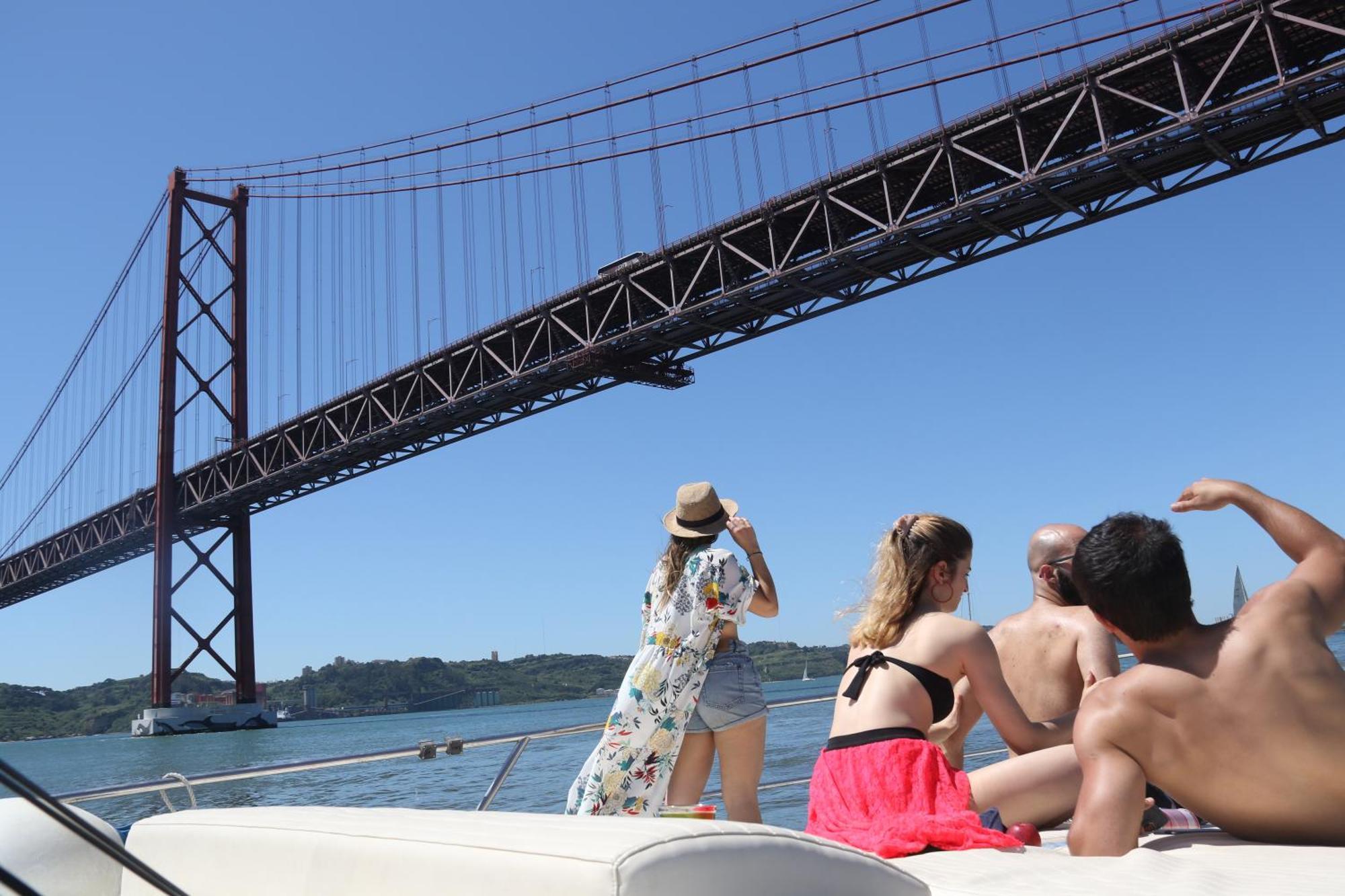 Private Yacht, We Love Our Guests Lisboa Dış mekan fotoğraf